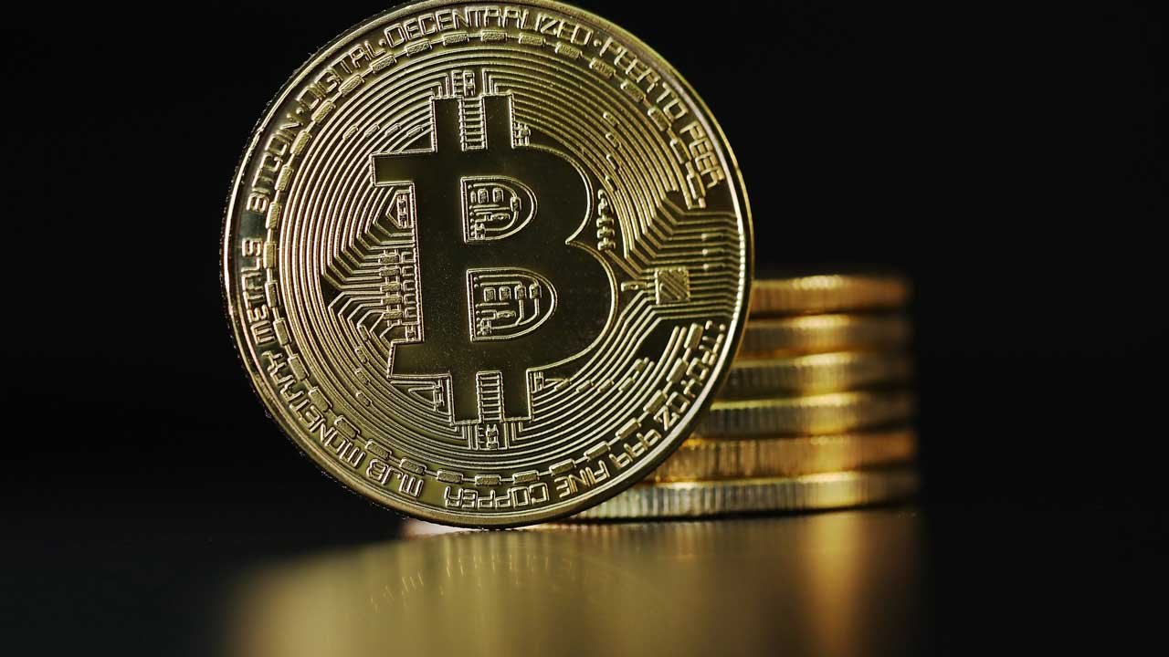 Bitcoin için önce 73.000 Dolar zirvesi sonra 35.000 Dolar çöküşü tahmini