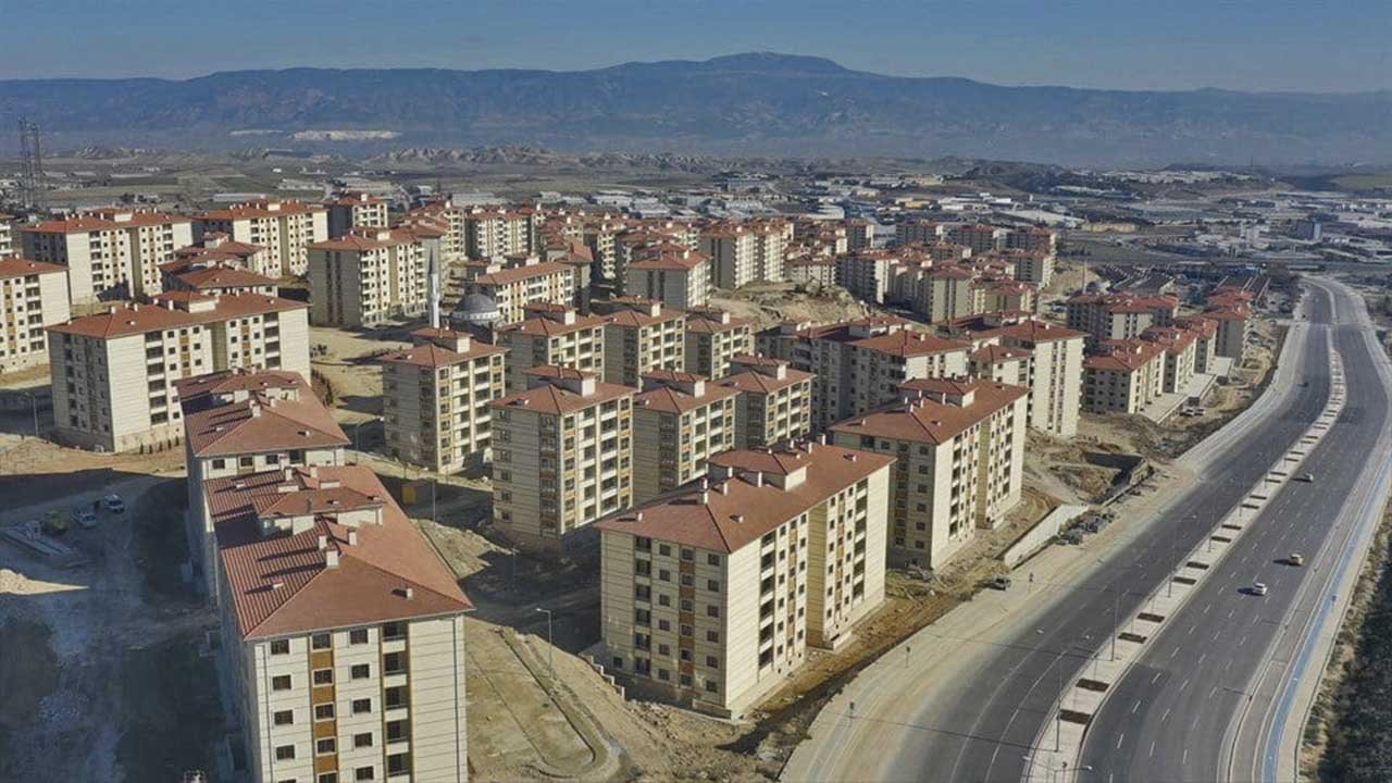 Sakarya Adapazarı TOKİ Alandüzü kura sonuçları! 2+1 3+1 isim listesi noter huzurunda ilan edildi