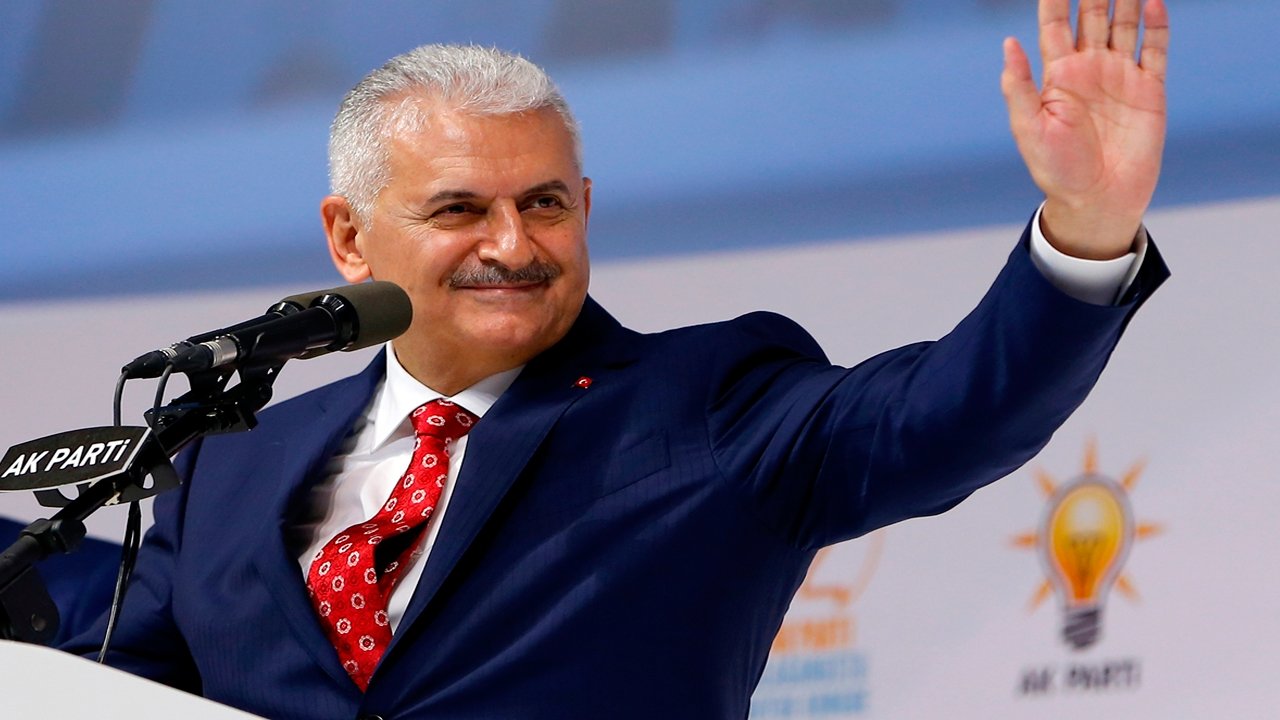 Binali Yıldırım: 7 Milyon Genç Türkiye'nin Geleceğine Karar Verecek