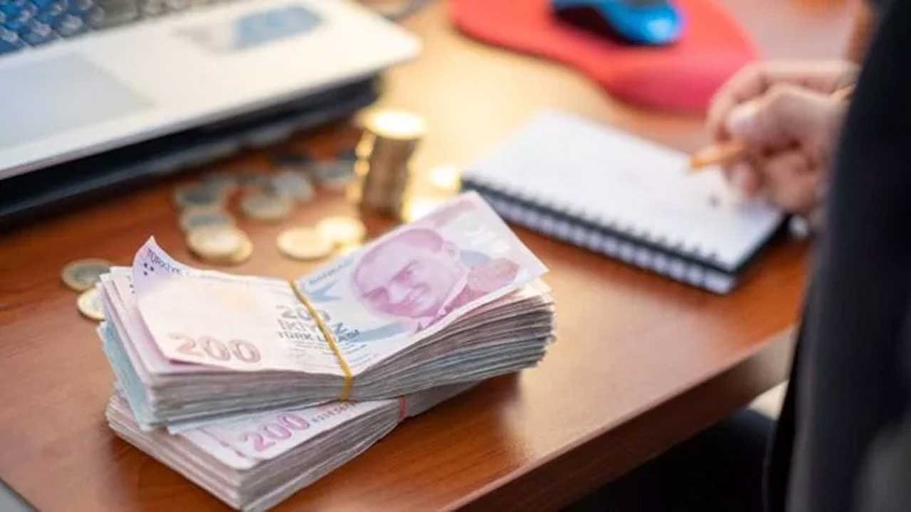 Bankalardan 36 Ay Vade ile 15 Bin TL İhtiyaç Kredisi Çekenler Aylık Kaç TL Taksit Öder?