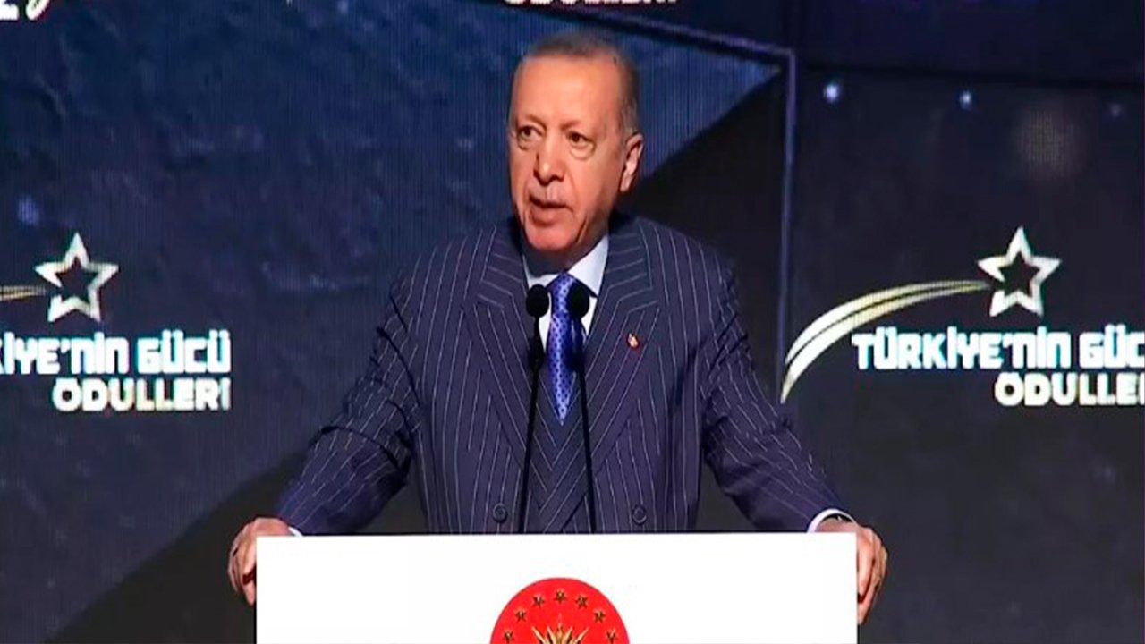 Cumhurbaşkanı Erdoğan'dan beklenen asgari ücret açıklaması: Elimizi taşın altına koyuyoruz!