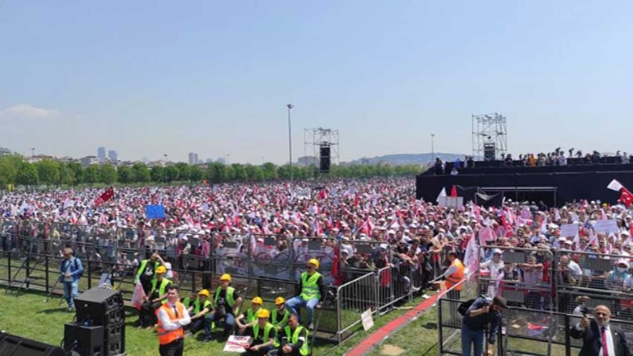 Seslerini duyurmak isteyen EYT'liler Maltepe'de miting düzenledi! EYT'de son durum ne?