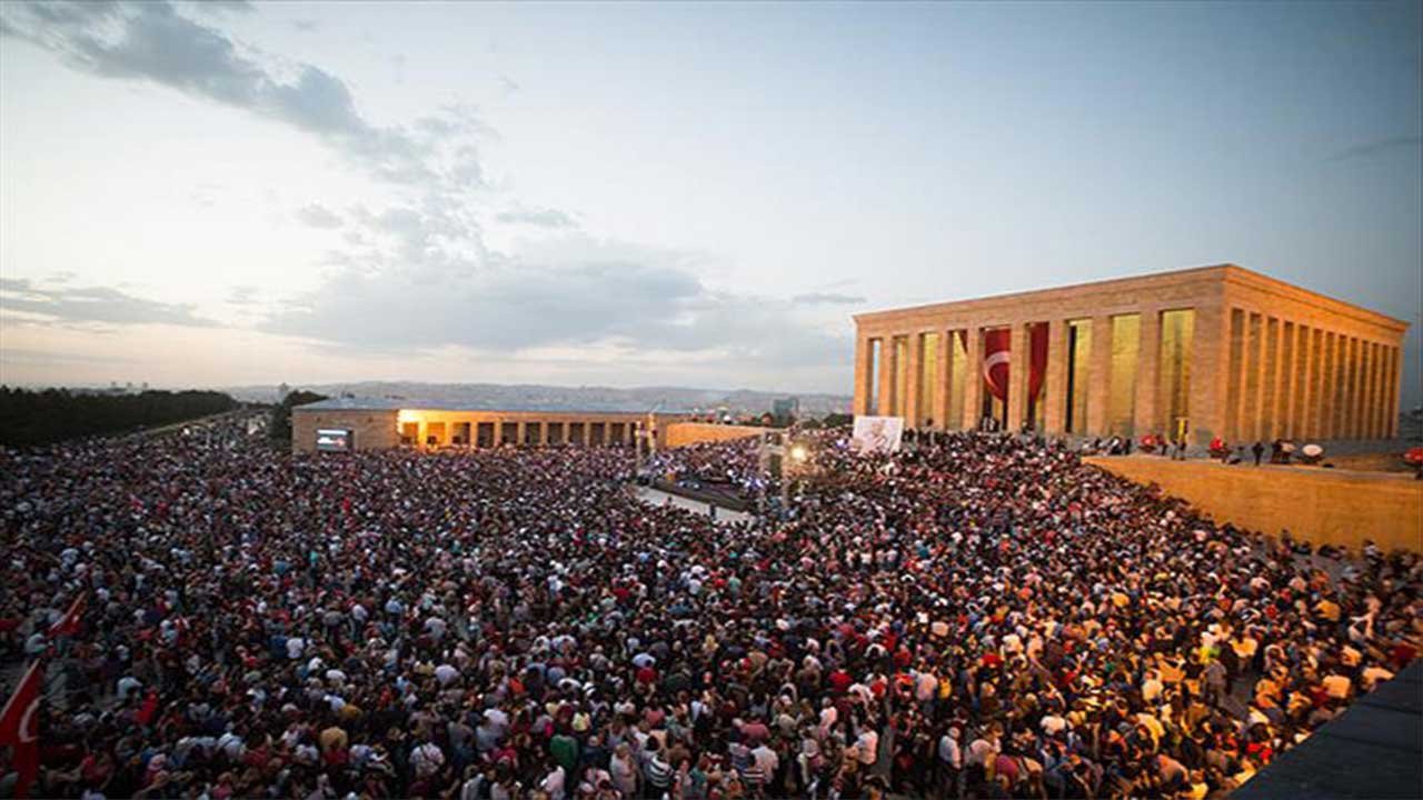 19 Mayıs'ta Anıtkabir kaçta açılıyor, kaçta kapanıyor? Anıtkabir ziyaret saatleri