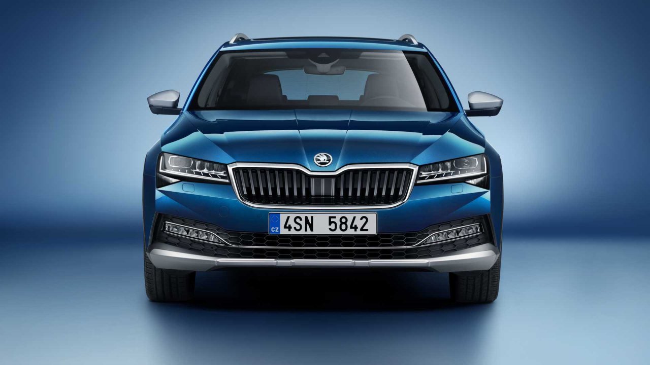 Skoda'dan Kafaları Karıştıran Fiyatlar Duyuruldu! Skoda Superb Combi Scout Versiyonu Türkiye'de Bu Fiyata Satılıyor!