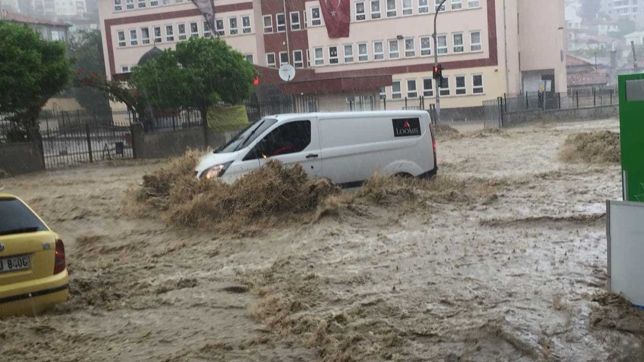 Yağmur, Sel, Fırtına, Hortum, Dolu! 37 İlde Alarm Verildi, Peş Peşe Uyarılar Geldi