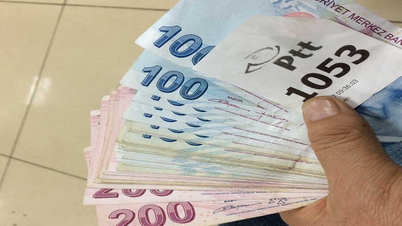 Emeklilere Kurban Bayramı Öncesi 1.250 TL Para! PTT Üzerinden Kimlikle Ödenecek