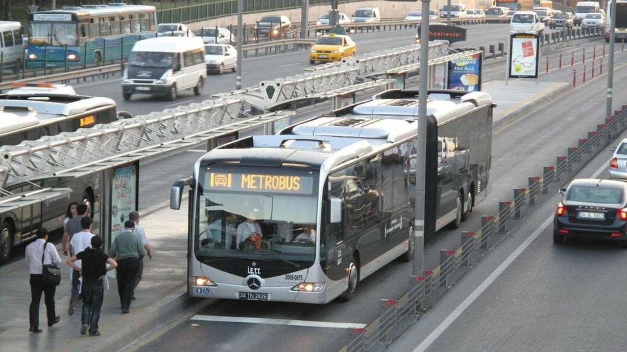 İBB'den İstanbul'da Bu Hafta Sonu Ücretsiz Toplu Taşıma Kararı!