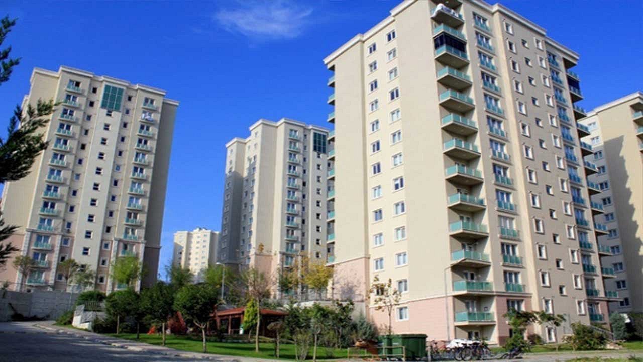 Apartmanların Girişinde Bulunan Ve Hizmet Almayan Dükkanlar Aidat Ödemek Zorunda Mı?