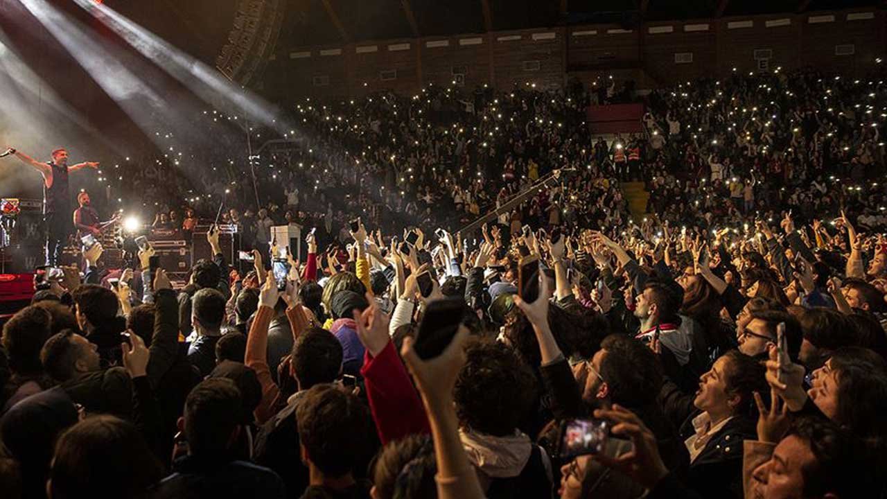 İBB Demokrasi Şenliği: Edis, Evdeki Saat, Mavi Gri, BEGE, Reynmen konseri saat kaçta, nerede yapılacak? Ücretsiz mi