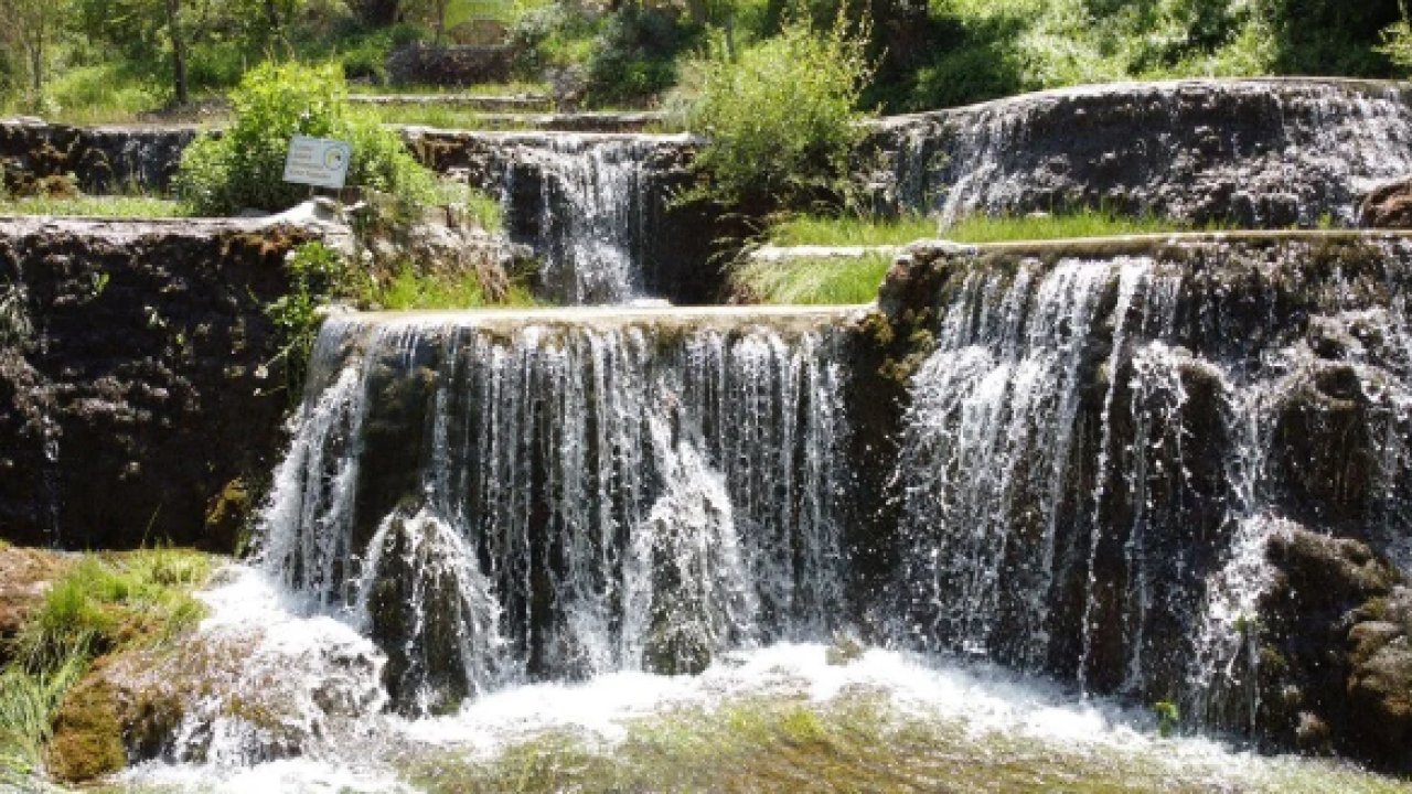 Erzincan'daki Kırk Gözeler doğal güzelliği ile günübirlik tatilcilerin odağında!