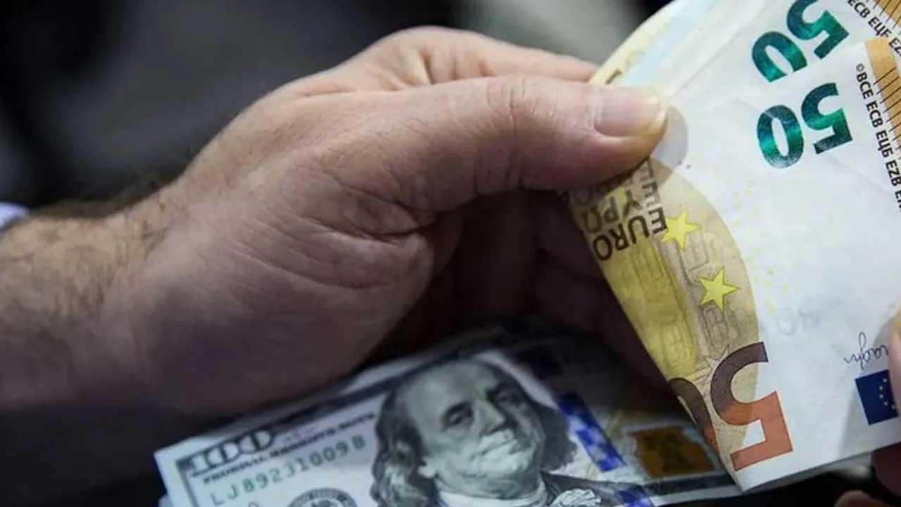 Euro ABD Doları Karşısında 20 Yılın Dibine Geriledi