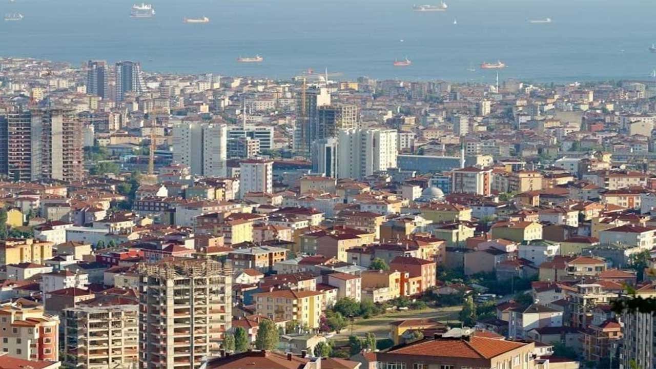 Yüksek kiralar yalnız yaşayanları aile evine döndürdü