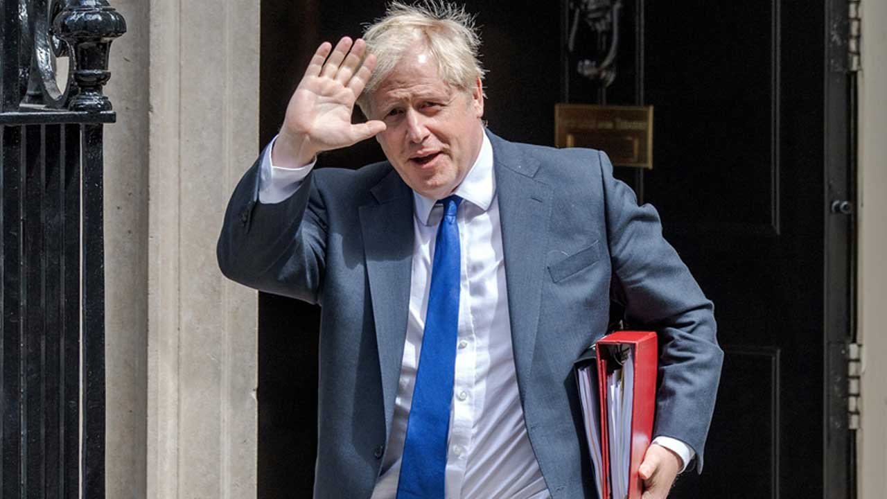 Boris Johnson istifa ettiğini açıkladı! İddialar doğru çıktı