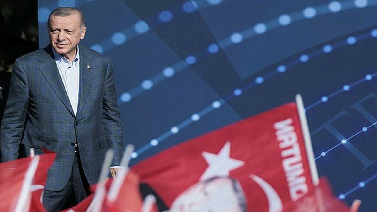 Cumhurbaşkanı Erdoğan'dan KYK kredi borçlarına ilişkin açıklama: Gençlerimizi faize ezdirmeyeceğiz