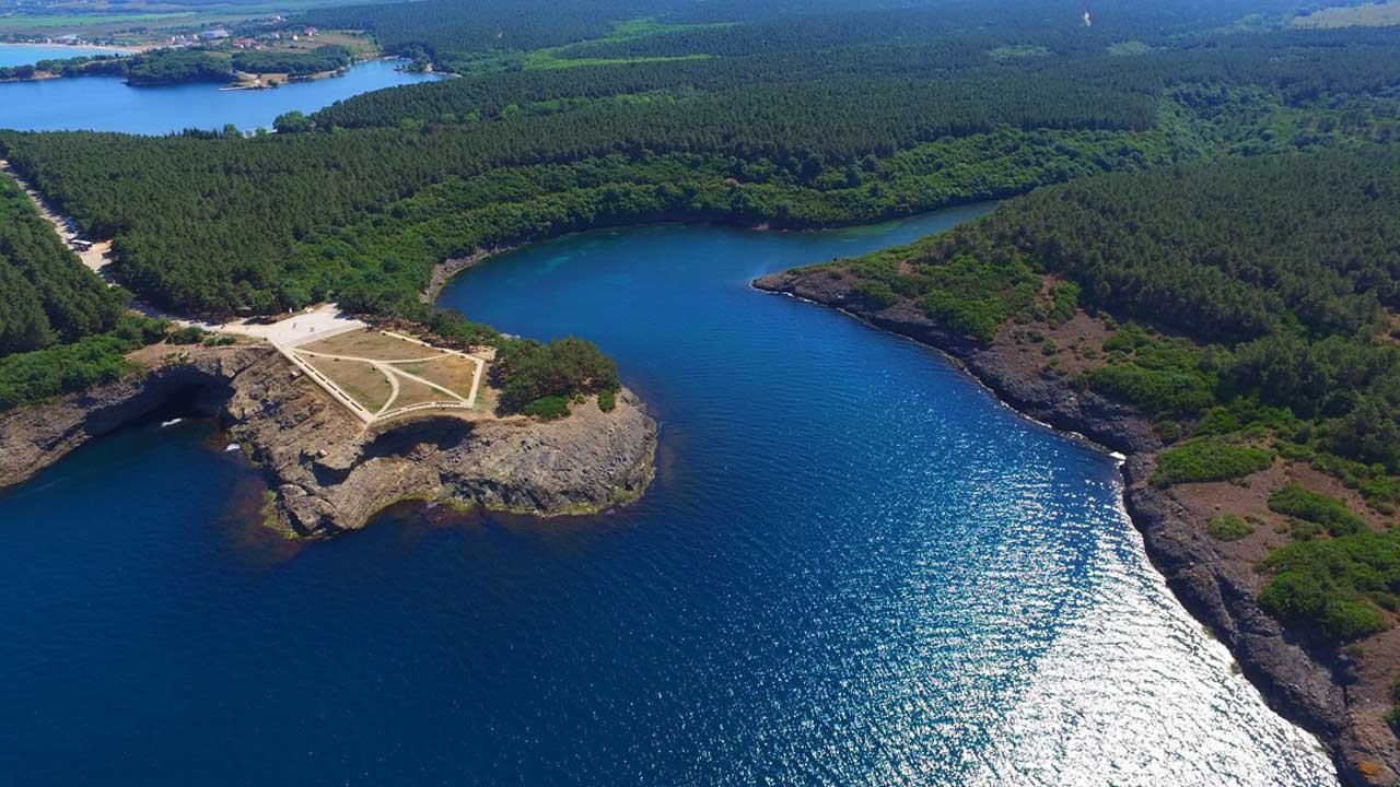 Hamsilos Koyu Doğal Güzellikleri ile Görenleri Mest Ediyor