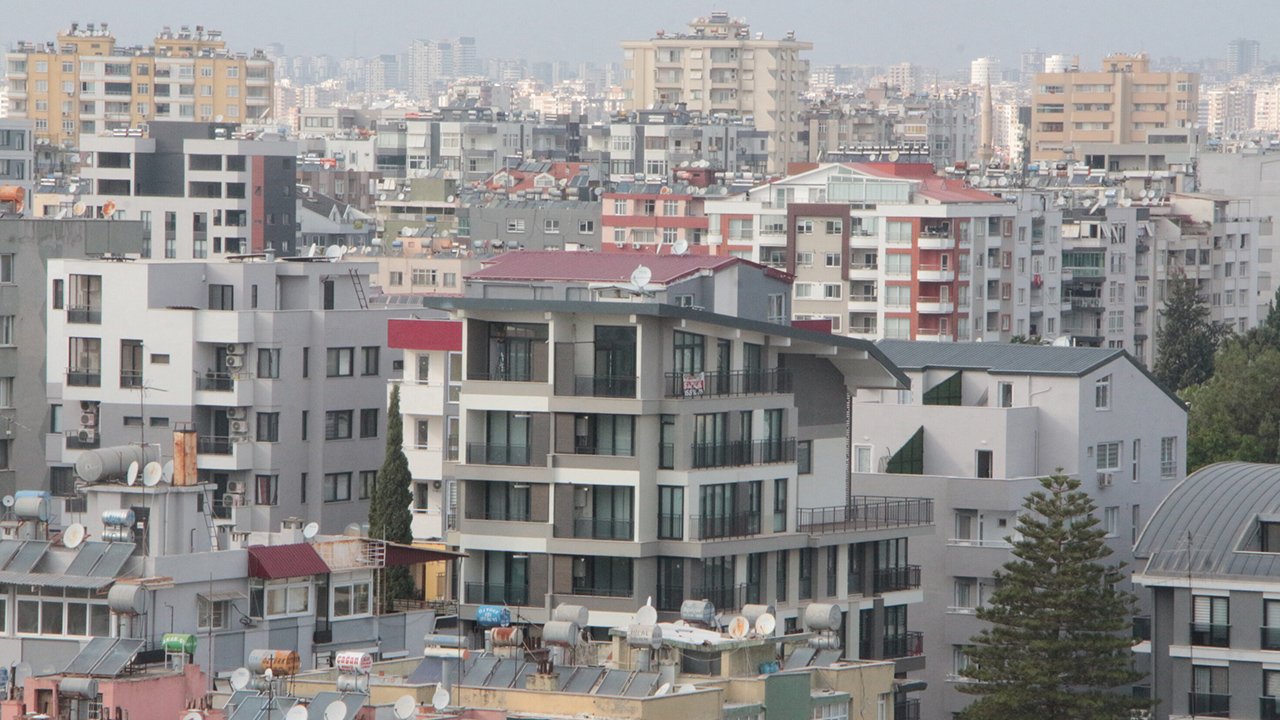 Yıllık kirayı peşin ödemeyene artık ev yok!