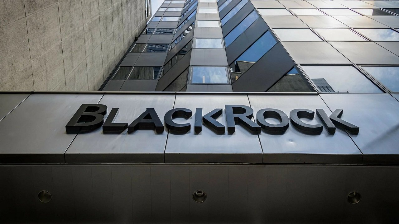 Kriptoların seyrini değiştirecek hamle: Dünyanın en büyük yatırım şirketi BlackRock, yeni Bitcoin ürününü tanıttı!