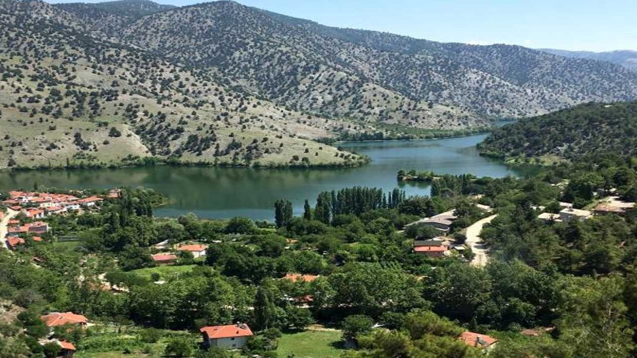 Cennetin merkezinde göl manzaralı arsa! Antalya'da arsa almak, yatırım yapmak istiyorum diyenlere belediyeden satılık arsalar