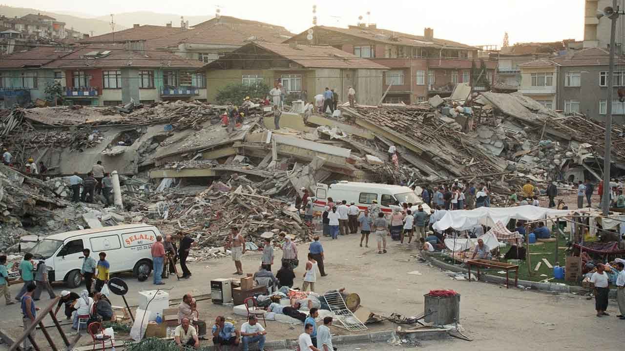 17 Ağustos Depremi! 1999 depreminde kaç kişi öldü, deprem şiddeti kaçtı, nerede oldu, ne kadar sürdü, kaç bina yıkıldı?