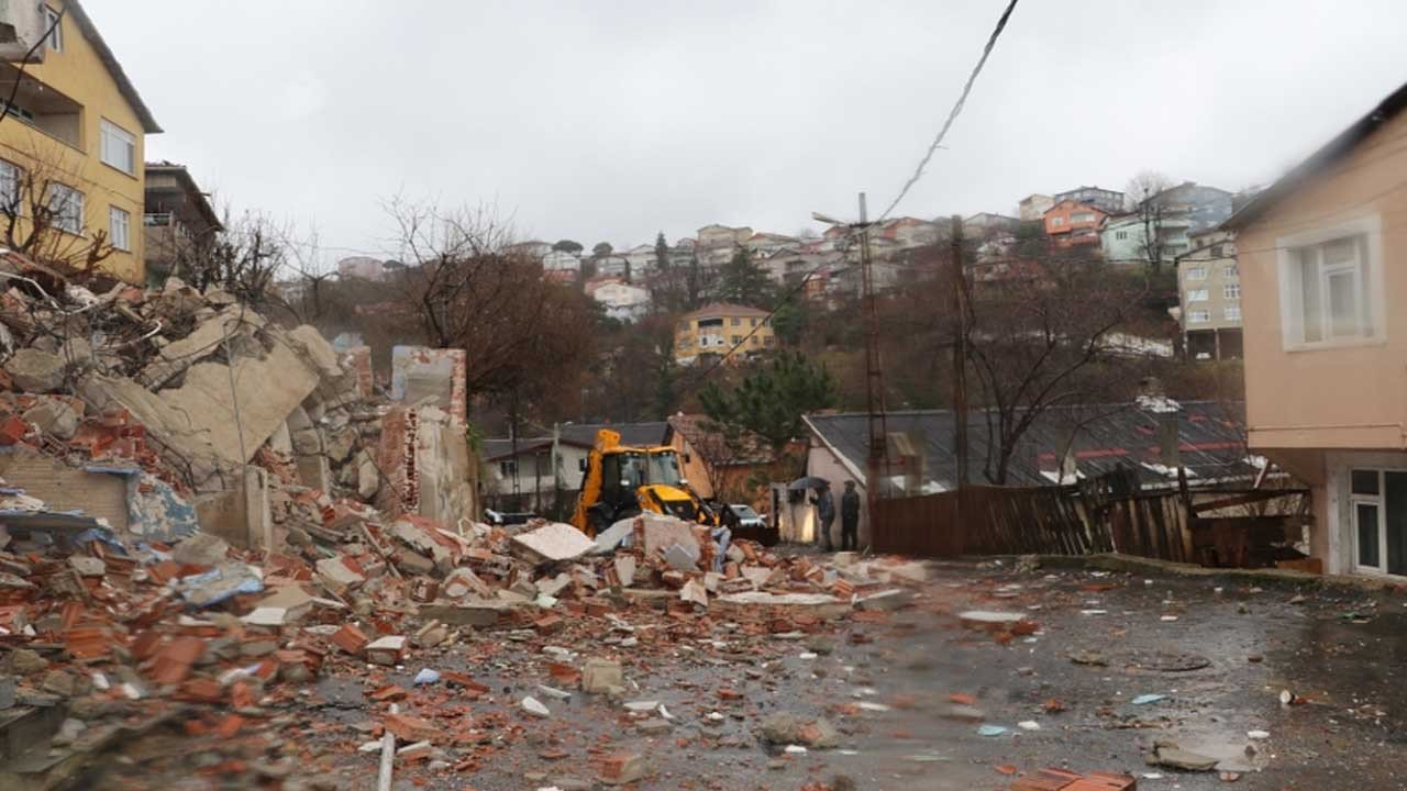 Beykoz Tokatköy kentsel dönüşüm projesinde polisle mahalleliler arasında arbede çıktı! Tokatköy'de yıkım gerginliği