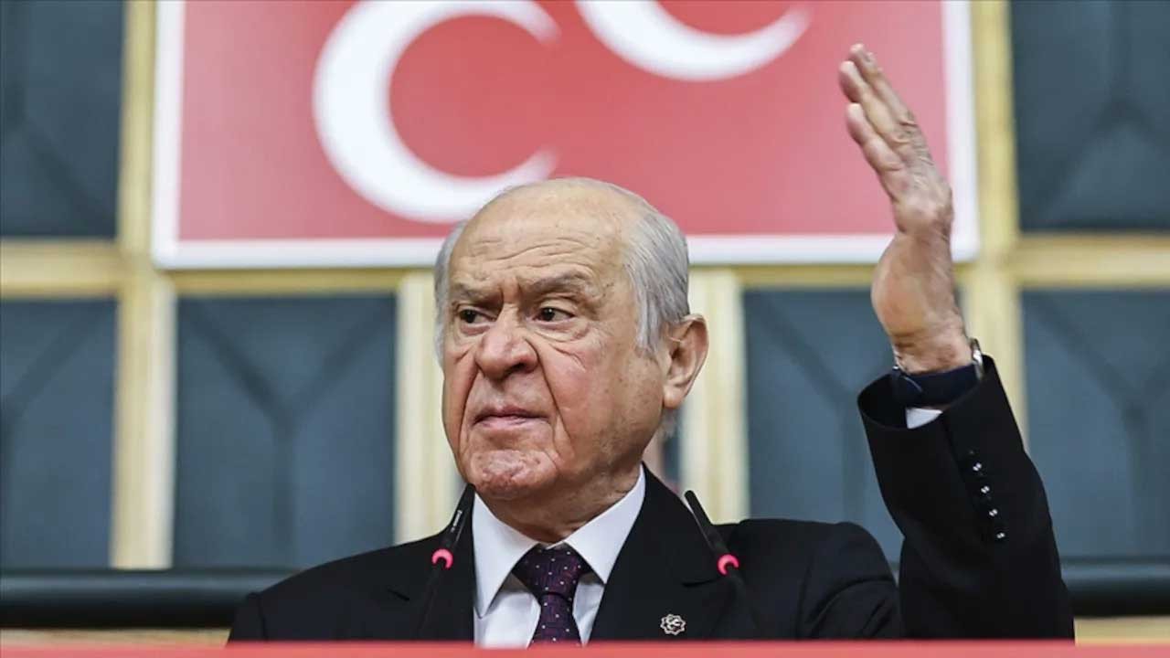 Siyaset kulisleri ısındı: Devlet Bahçeli koltuğunu o isme bırakıyor!