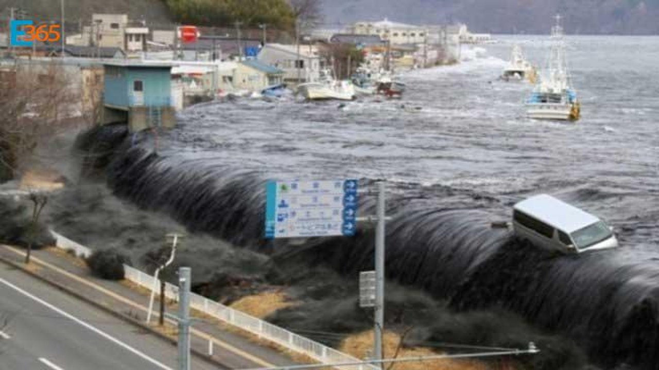 Tsunami Felaketi! 62 Kişi Öldü, 584 Kişi Yaralandı, Kayıplar Aranıyor