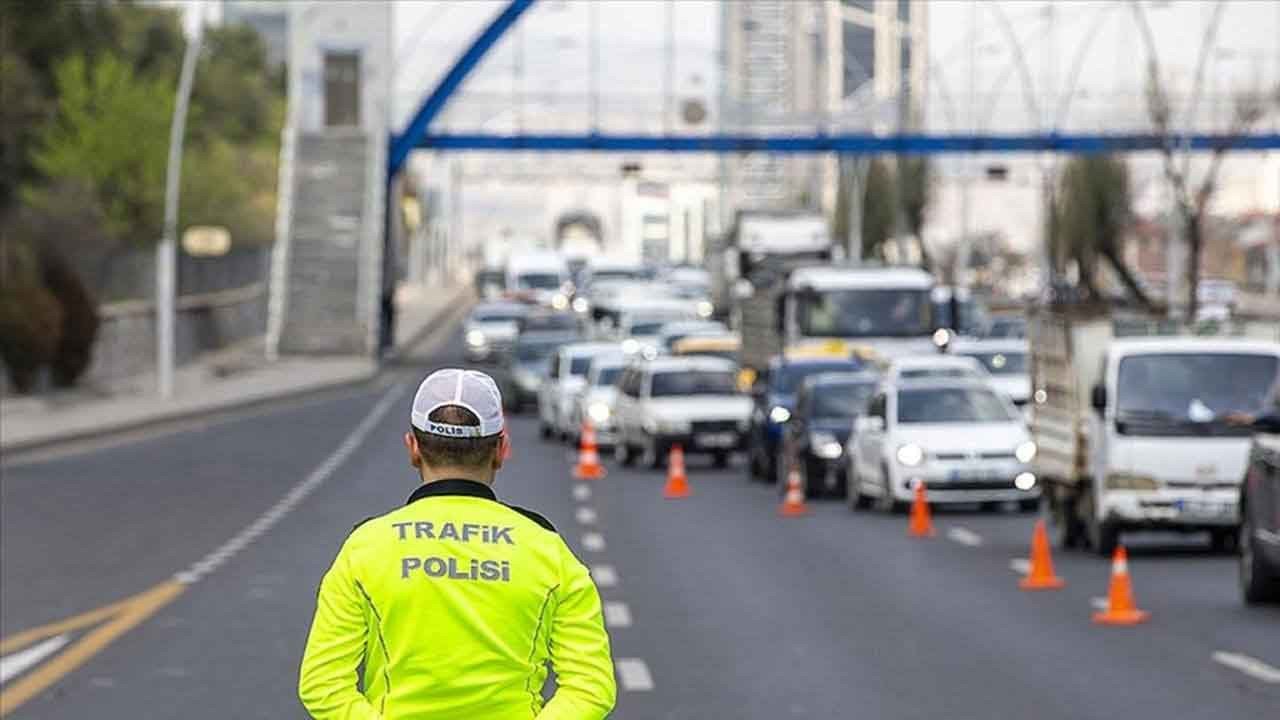 Ehliyet sahiplerine son dakika duyurusu geldi! Eski tip ehliyetleri son değiştirme tarihi uzatıldı