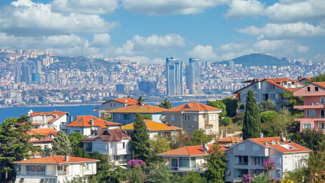 Yetki belgesiz yabancı emlakçı sorunu patlak verdi!