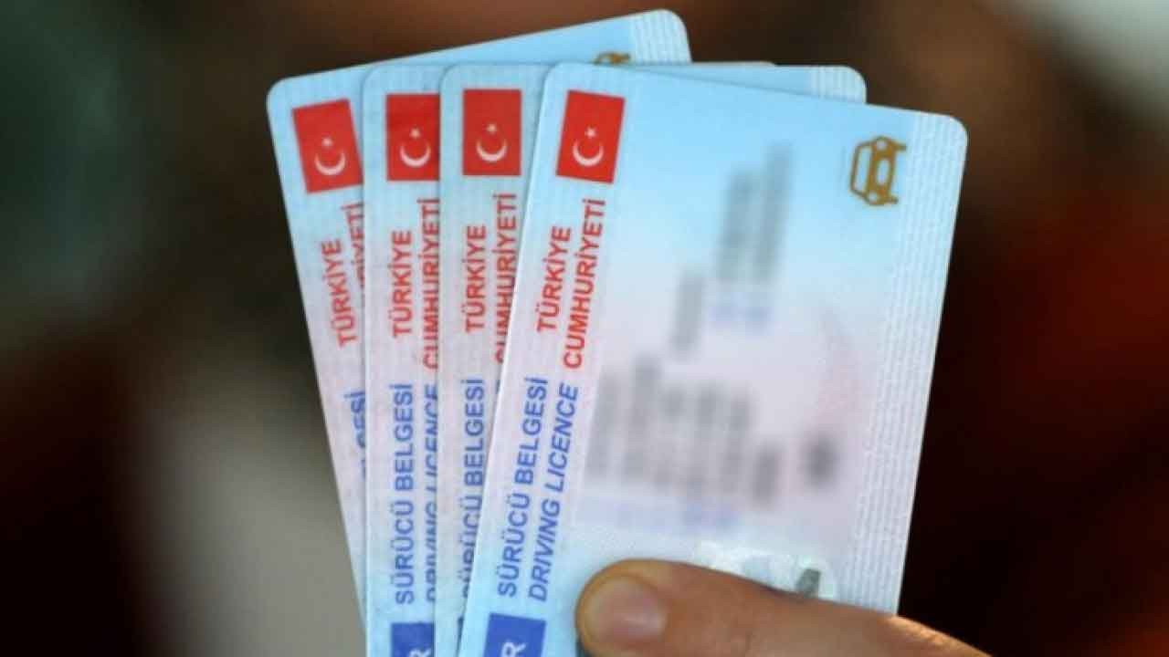 Önemli duyuru geldi cebinizdeki ehliyeti hemen kontrol edin yoksa 280 + 60 TL ödemeniz gerekebilir