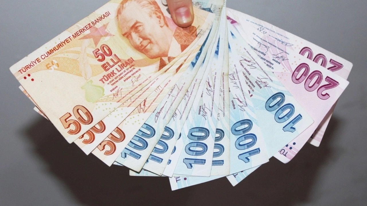 4 milyon aileye destek ödemesi! Başvuru yapanlara devlet 1.500 TL, 2.000 TL, 2.500 TL veriyor!