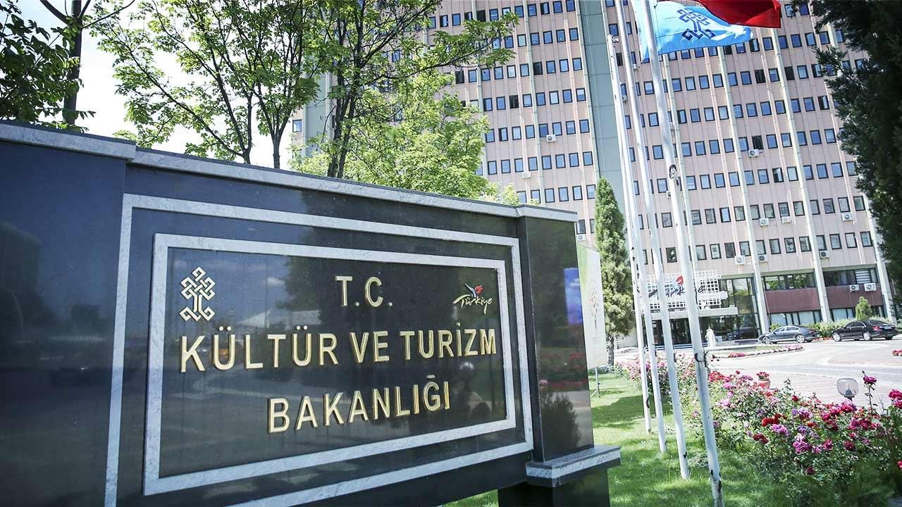 Bugün vizyona girecekti! Kültür ve Turizm Bakanlığı o filme finansal desteği önce verdi, sonra aldı!