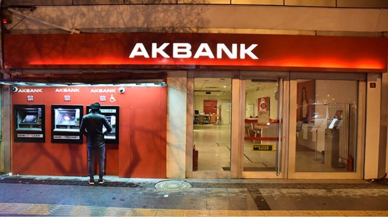 Akbank o şartı sağlayanlara Teknosa alışverişlerinde 500 TL indirim veriyor