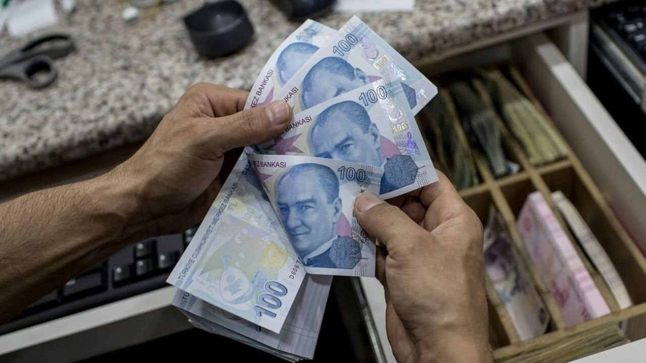 3 kamu bankası peş peşe duyurdu! Paraya ihtiyacı olan kaçırmasın 10 bin TL ihtiyaç kredisi verilecek