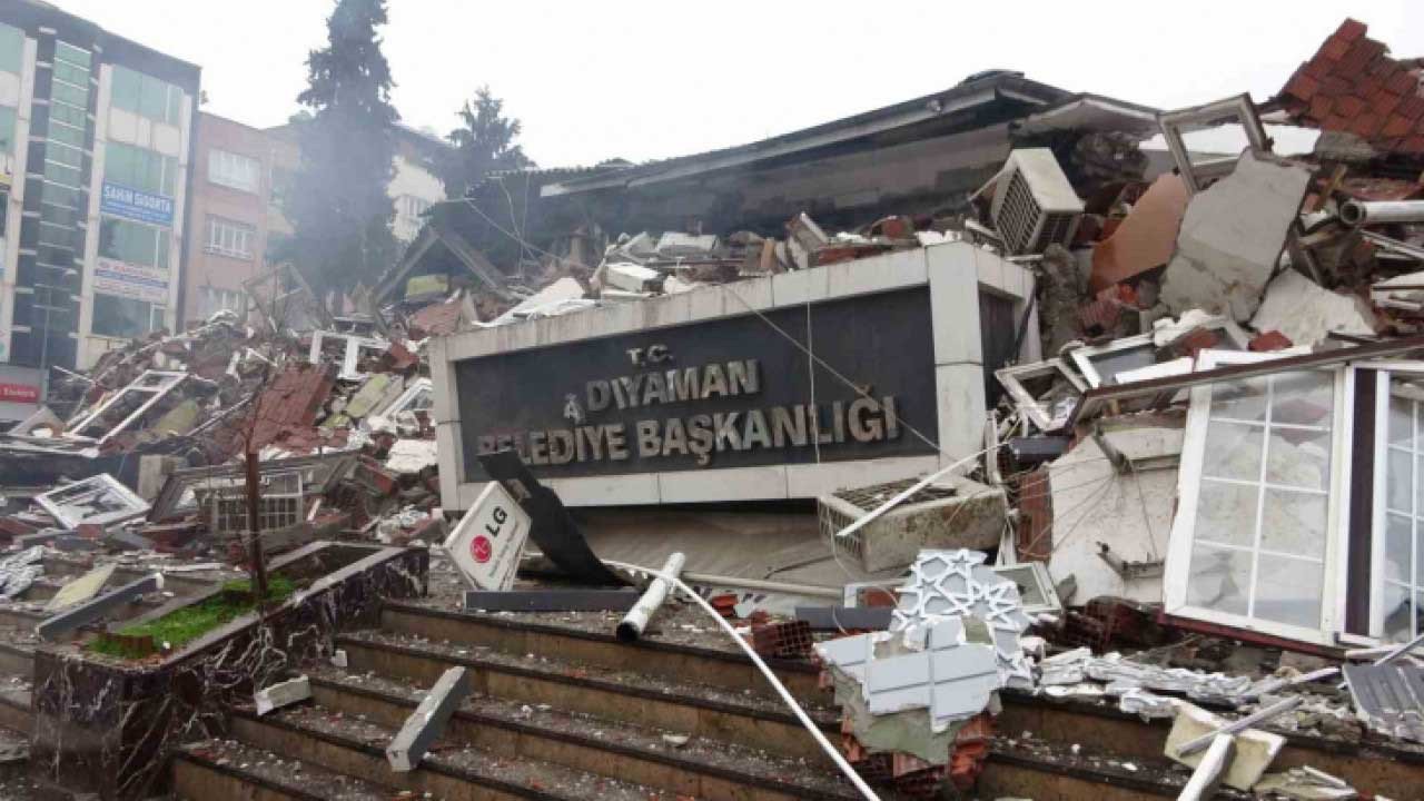 Kahramanmaraş depremi yerle bir etmişti! O il için taşınma kararı verildi