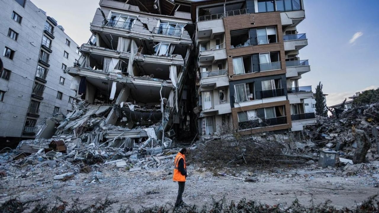 Deprem felaketinde acı tablo açıklandı! Can kaybı 41 bin 156'ya yükseldi