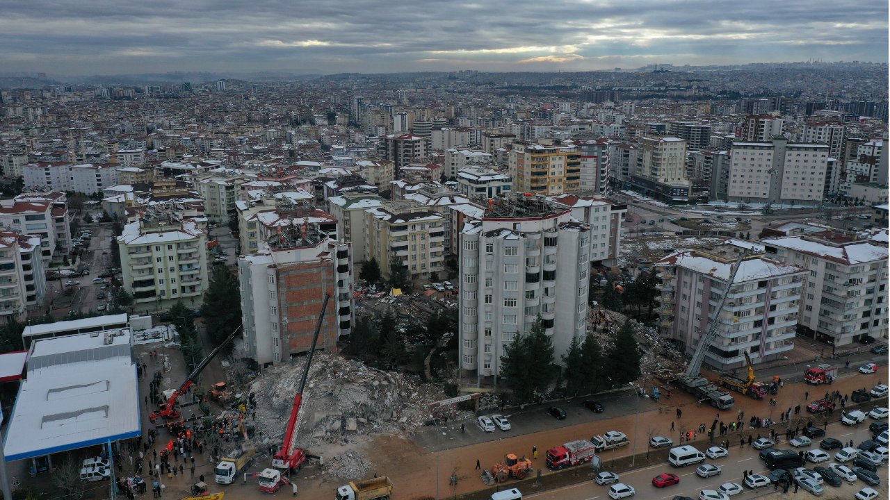 Hatay iki defa şiddetli sallandı, AFAD'dan tsunami uyarısı yapıldı!