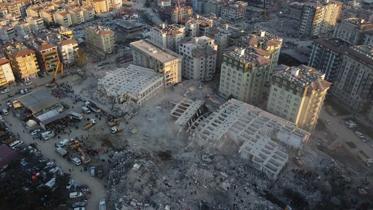 Rönesans Rezidans hakkında bilirkişi heyeti yıkım nedenini açıkladı