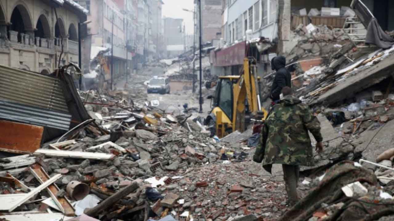 Depremde Malatya'daki yıkık, acil yıkılacak ve ağır hasarlı bina sayısı açıklandı