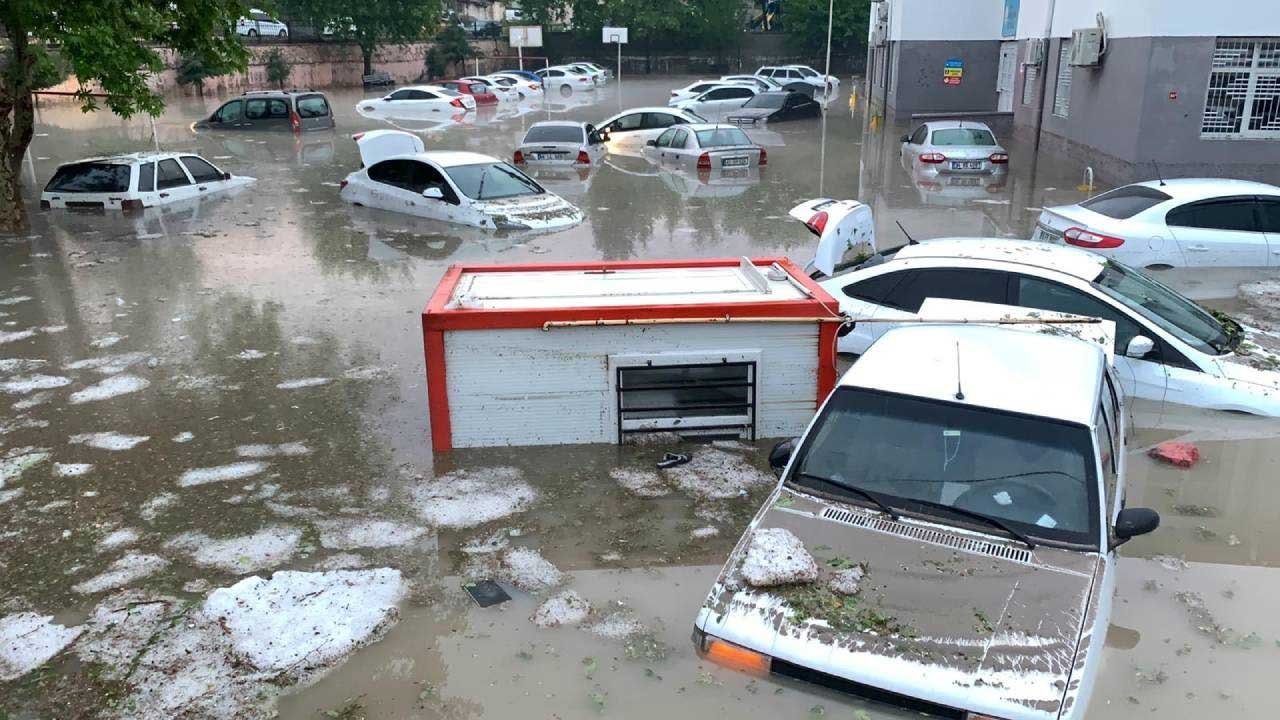 Deprem bölgesinde yeni afet sel can aldı!