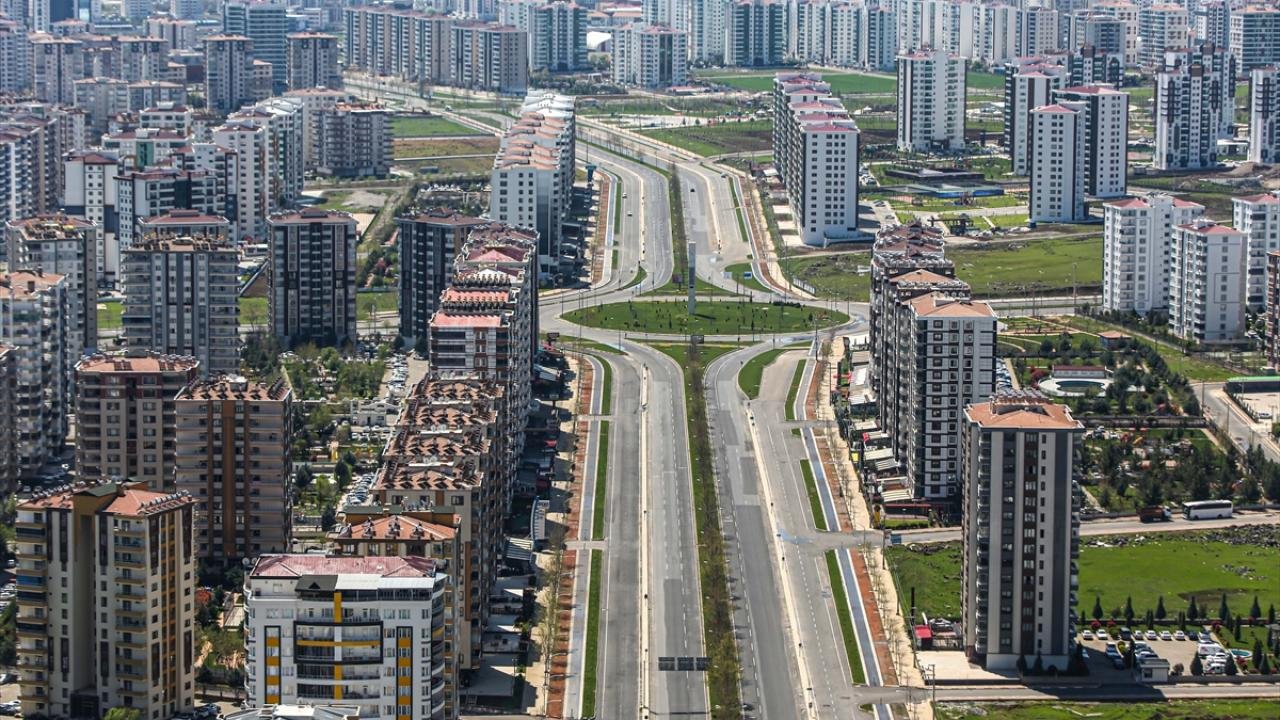 Gayrimenkul satışları dibe vurdu! Tapu Kadastro en çok taşınmaz satılan illeri açıkladı!