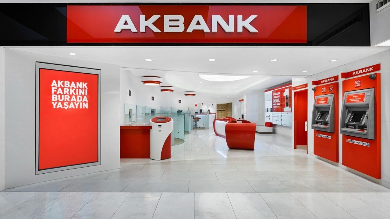 İhtiyaç kredisi faizleri patladı! Akbank 50 Bin TL kredi için yeni taksit tablosunu açıkladı!