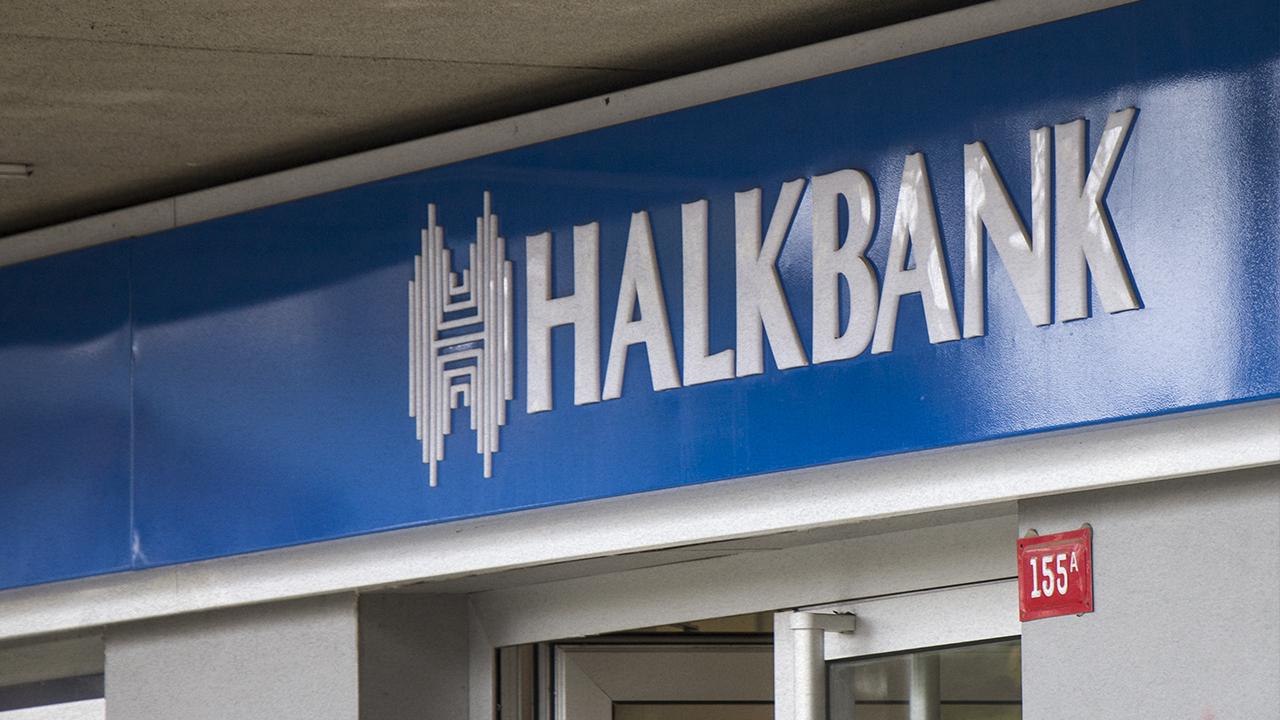 Halkbank maliyeti değiştirdi! 300 Bin TL taşıt kredisi için yeni taksit tablosu!