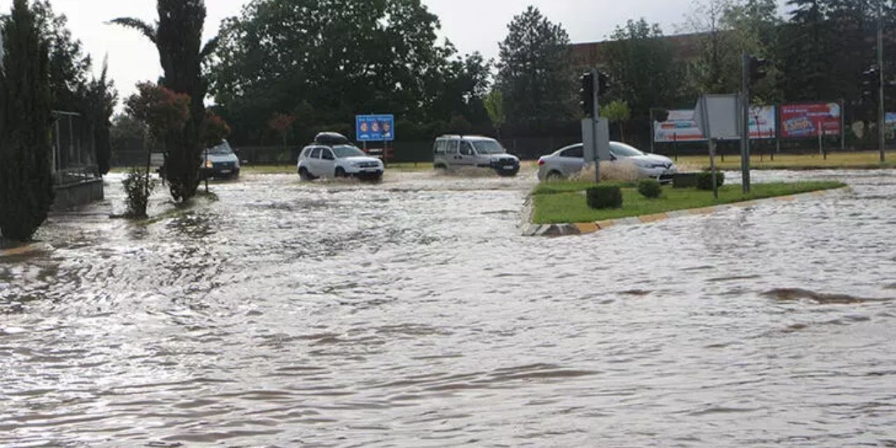 Sağanak ve fırtına kapıda! Meteoroloji 20 il için son dakika sarı kodlu uyarı verdi önleminizi alın