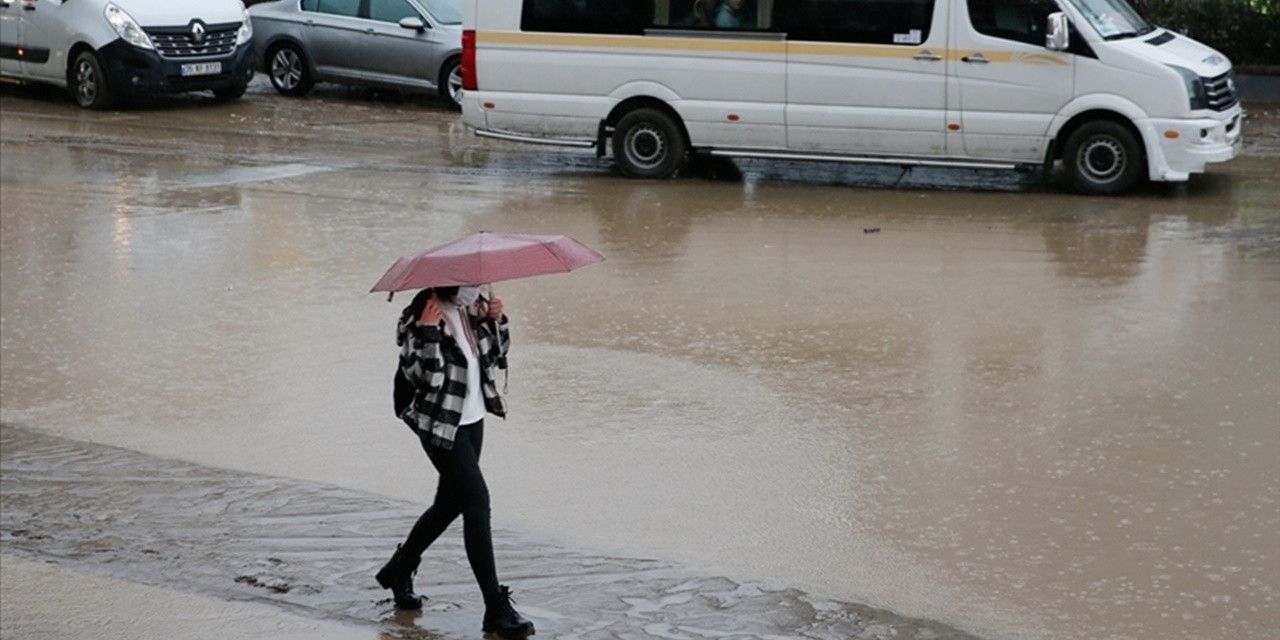 Meteoroloji sarı ve turuncu kodlu uyarı ile duyurdu! Sağanak yağış büyük hasara neden olabilir