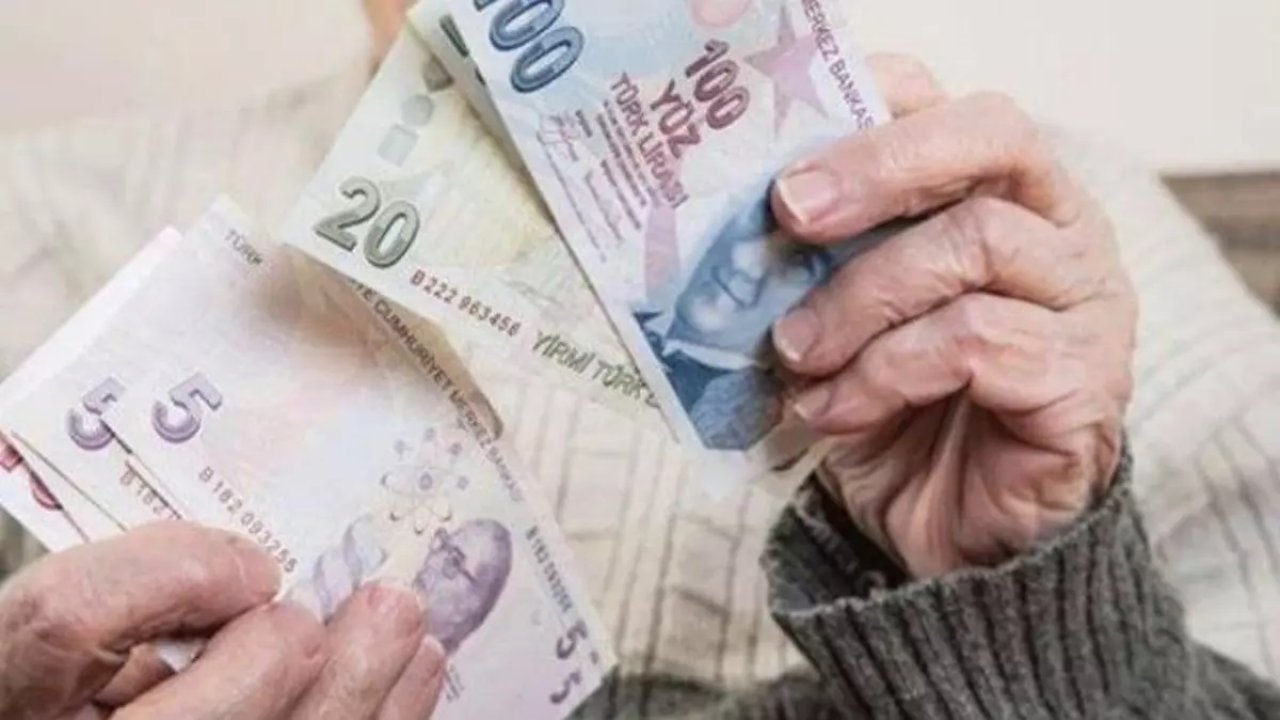 Erken emeklilik için SGK düğmeye bastı: 50, 51, 52 ve 54 yaşlarında emekli olmak için tek bir hamle yetiyor!