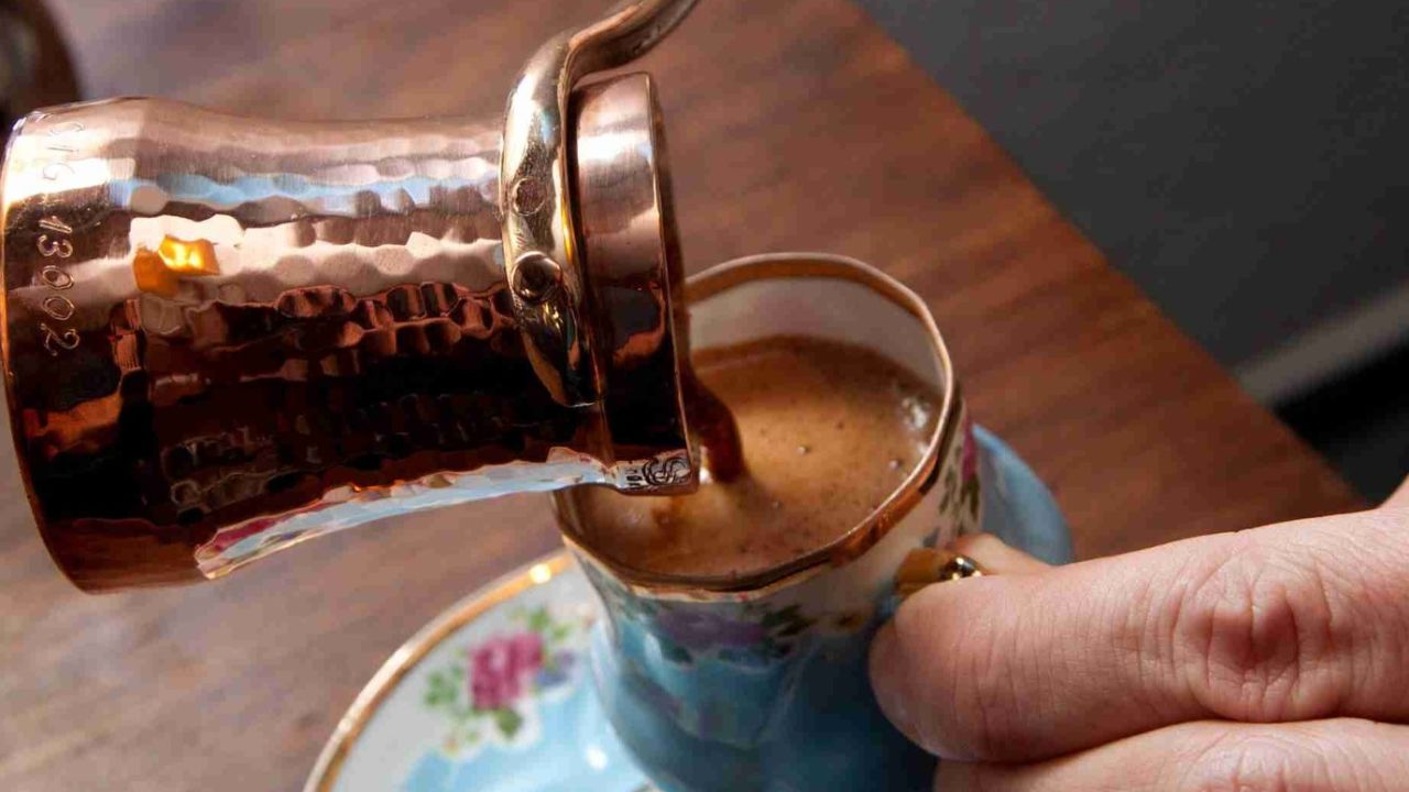 Türk kahvesini fokur fokur köpürten formül! İçenler sırrınızı öğrenmek için sıraya girecek