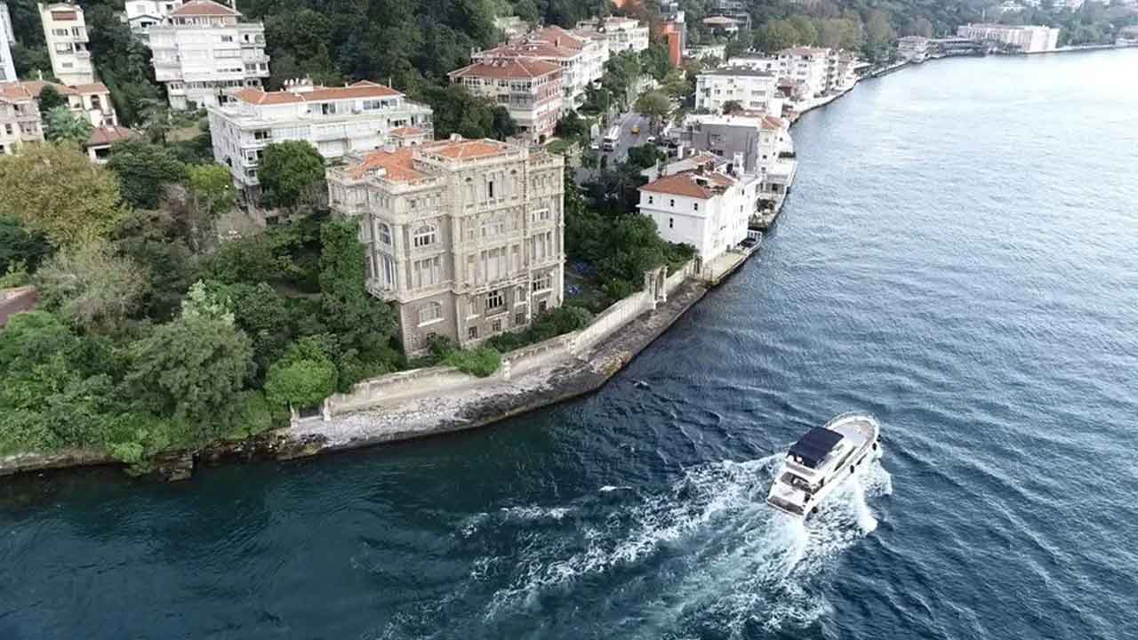 İstanbul Boğazı'nın en pahalı yalısı Zeki Paşa Yalısının fiyatı ağızları açık bıraktı