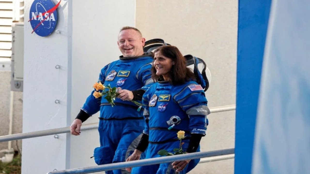 NASA'nın 2 astronotu uzayda mahsur kaldı!