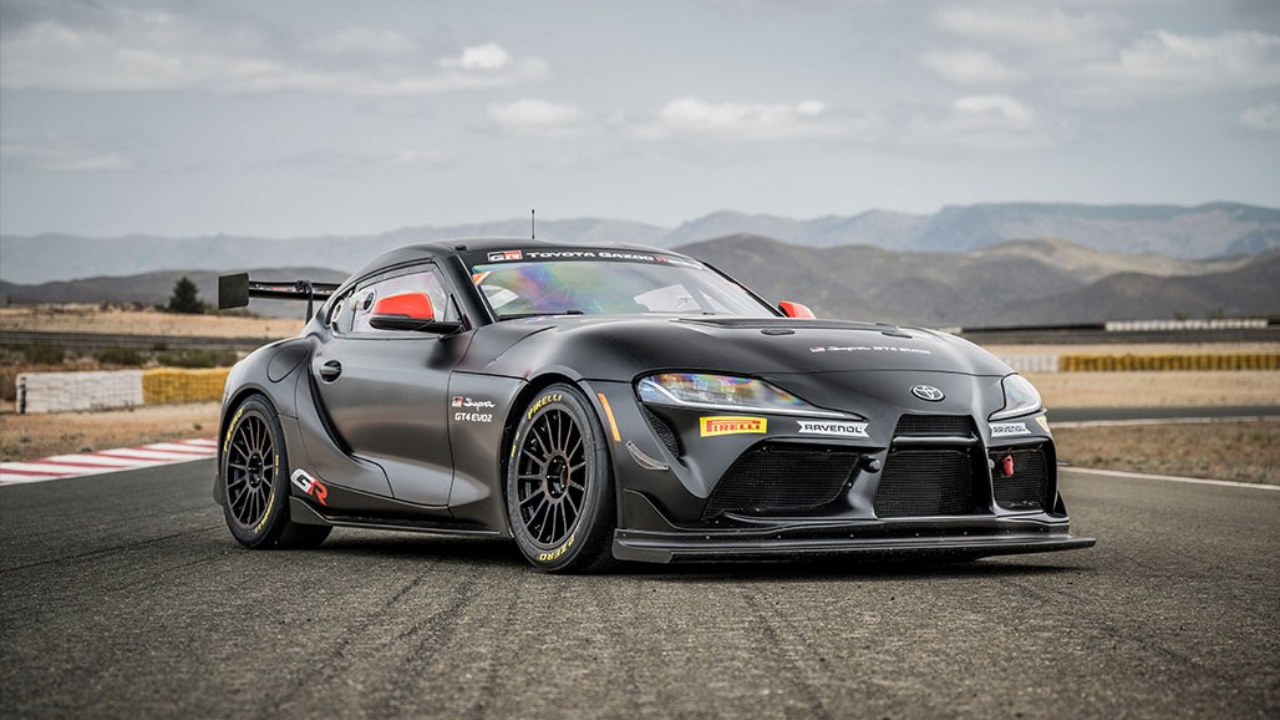 Toyota yarış arabası GR Supra GT4'ün yenilenmiş halini tanıttı