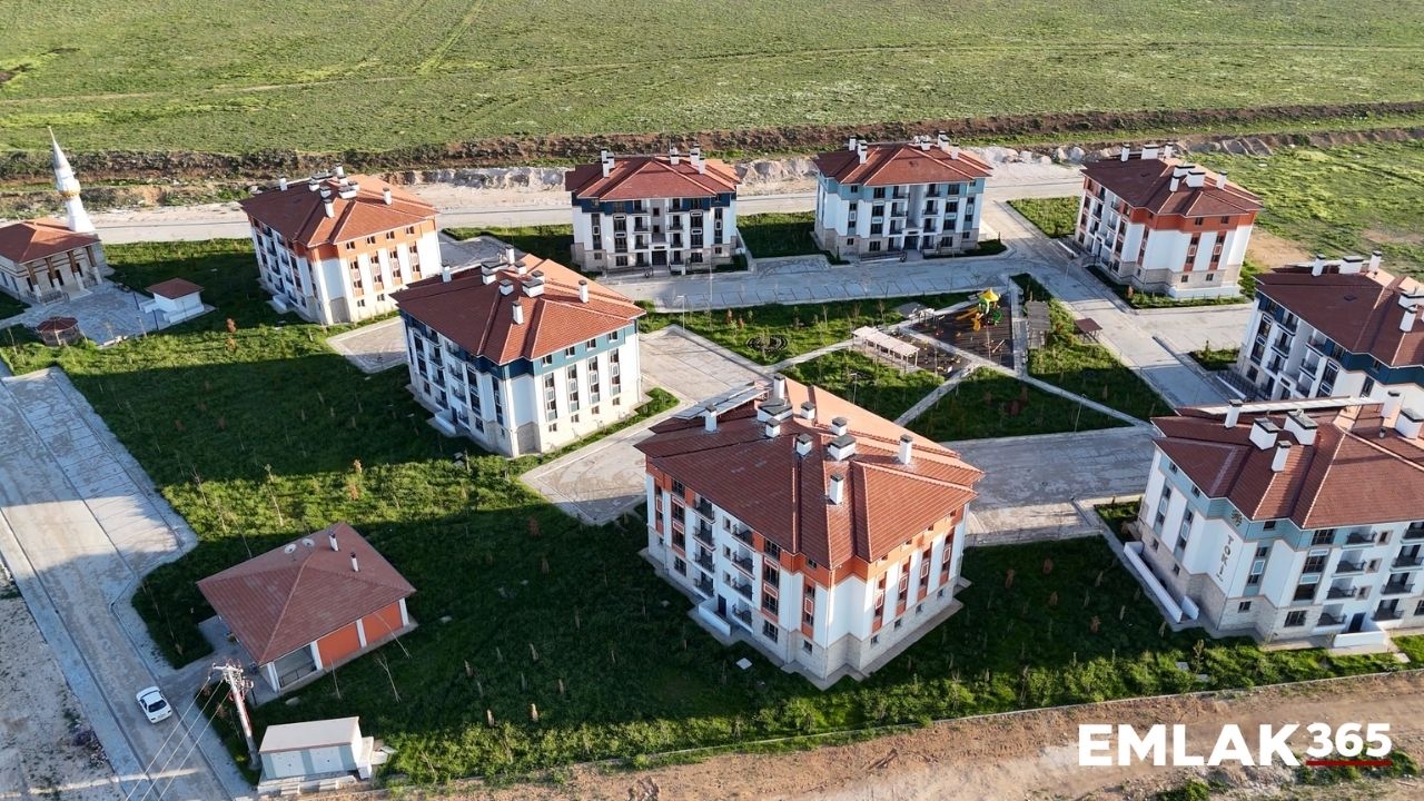 Afyonkarahisar Evciler'de TOKİ 216 sosyal konut teslimine başladı!
